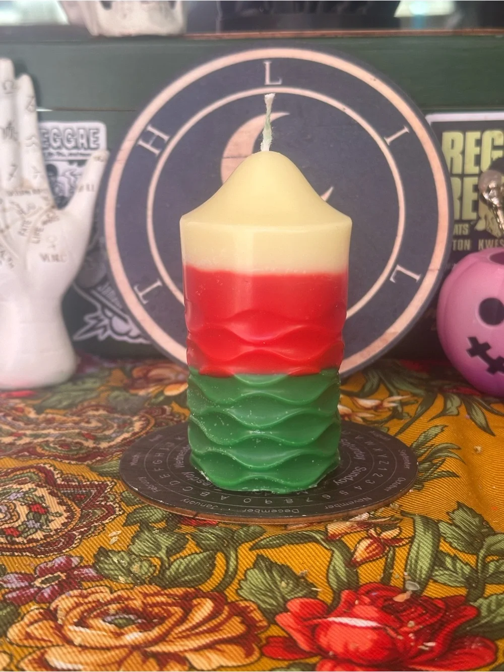 Red Green & Cream Holiday Candle